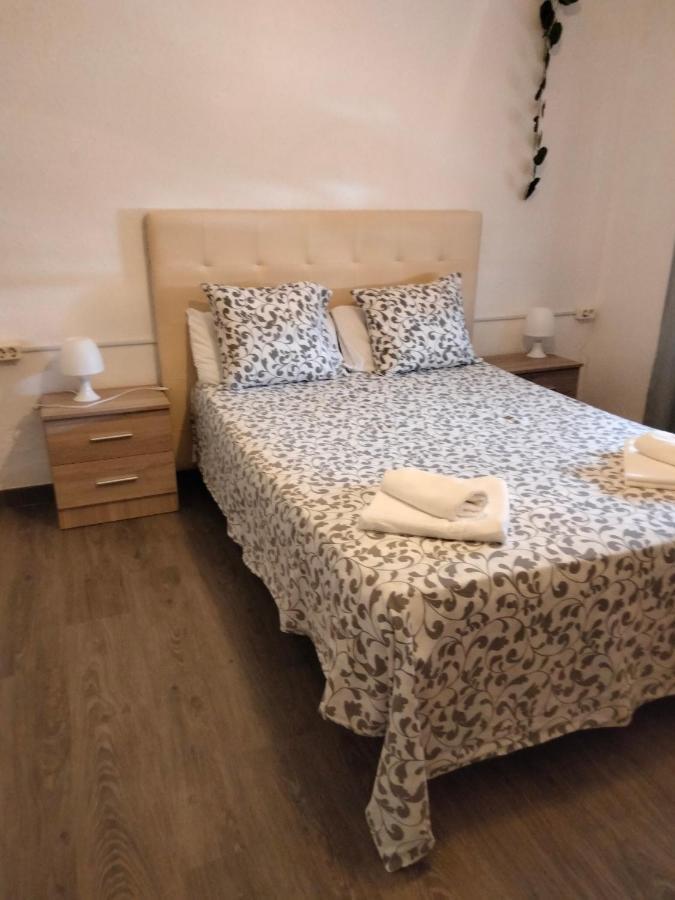 ולנסיה Malvarrosa Apartamentos מראה חיצוני תמונה